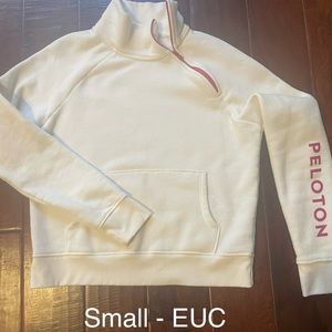 Peloton sweatshirt. Side collar zipper. EUC. Size S. Front pockets.